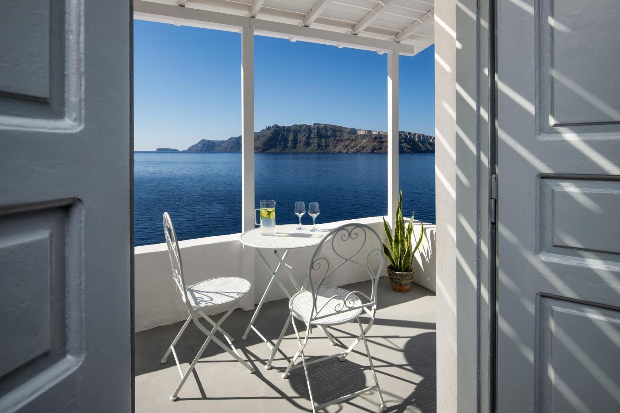 Lava Stone Bed & Breakfast Oia  Exterior photo