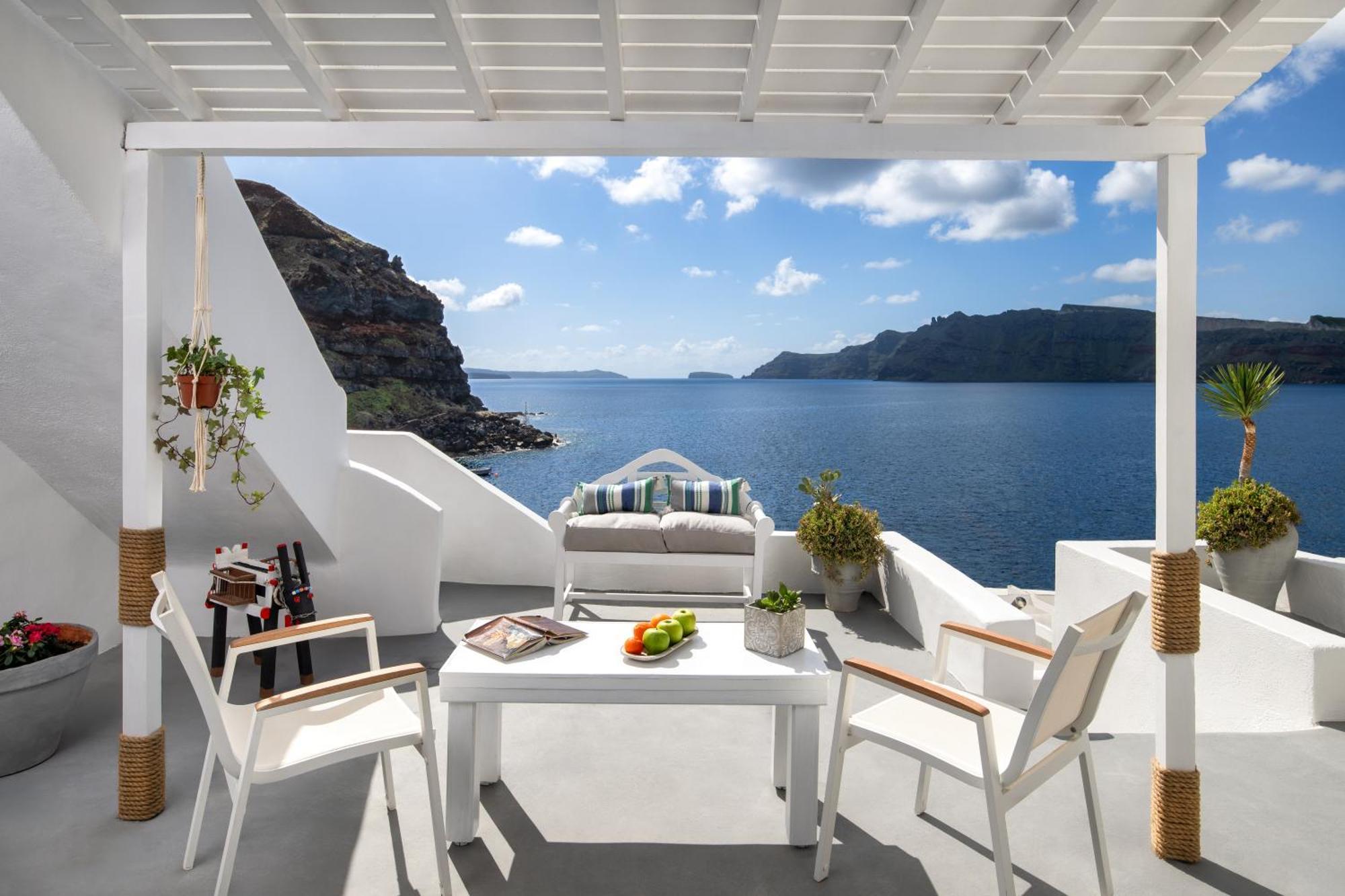Lava Stone Bed & Breakfast Oia  Exterior photo
